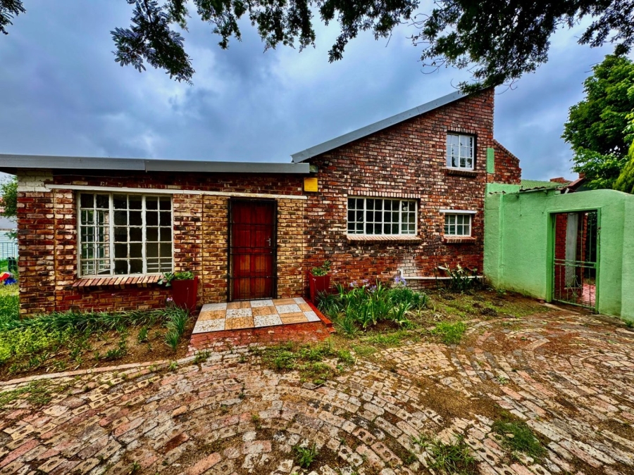 6 Bedroom Property for Sale in Dassie Rand North West